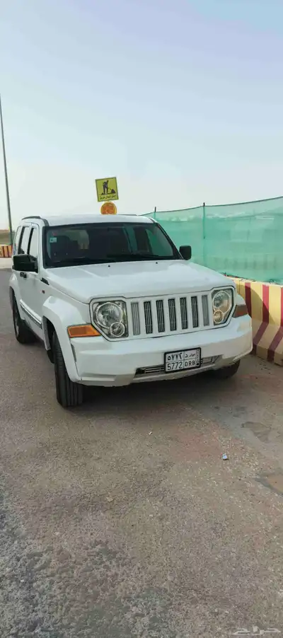 جيب شروكي نظيف للبيع عائلي 0
