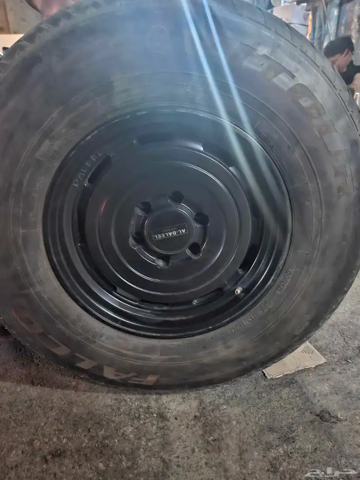 يوجد لدينا جنوط ميثود 6مسمار معا كفرات شاهين نضيف مره 17 0