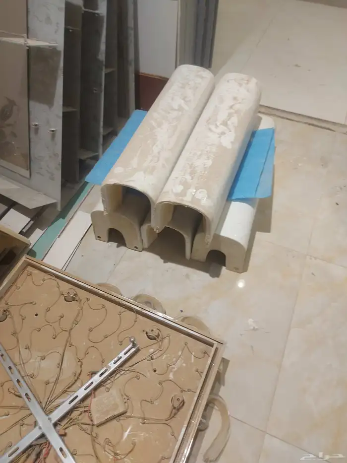 5 مغاسل و3 كراسي و3 خلاط دش و4 خلاط شطاف و1 خلاط مطبخ 2