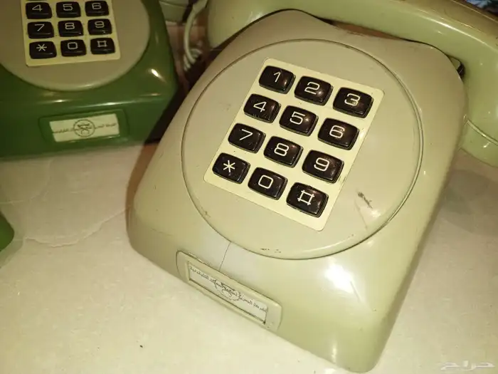 3 هواتف تراثية من الثمانينات 4