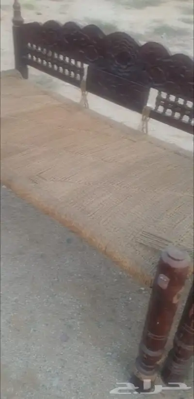 اثاث كراسي سرر خشب (قعد) للبيع مستعملة وايضا كنب مجلس مستعمل 1