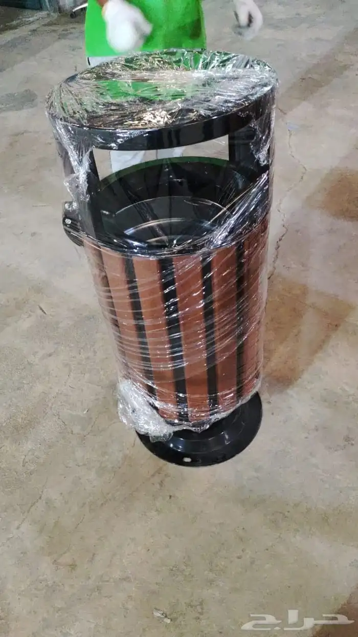 سلة المهملات المعدنية للاستخدام الخارجي سلة المهملات 13