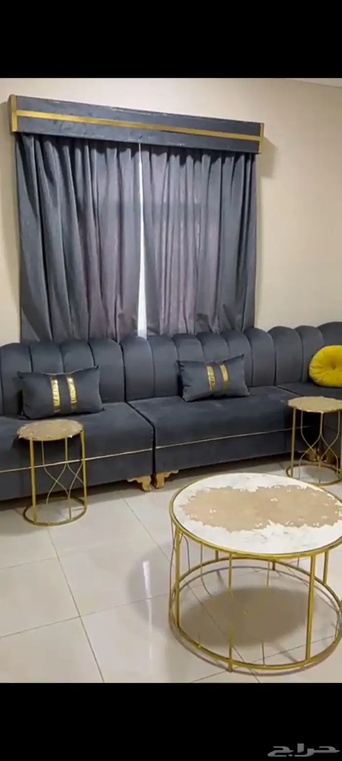 مجلس للبيع مع طاولات و ديكوراستخدام سنه جديد مع جميع الديكور 1