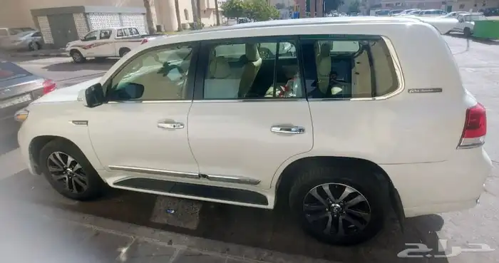 Urgent sale Land cruiser GXR V8 Model 2011 upgrade to 2021 9