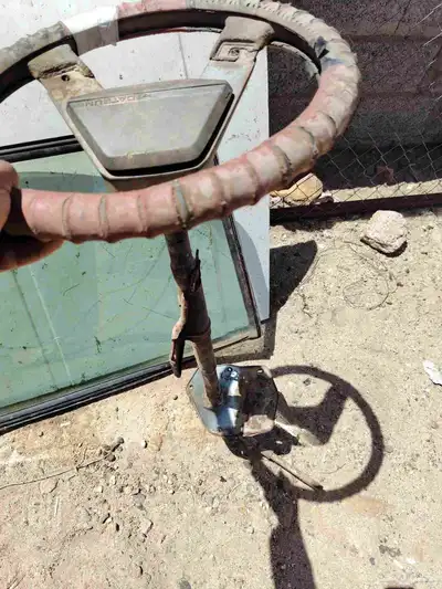 قطع داتسون مديل 85 غماره مرتبه وطبلون وقزازه خلفيه وجلدهامام 29