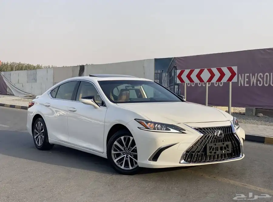 لكزس 300 هايبرد - 2023 - خليجي - متواجدة بالامارات 0