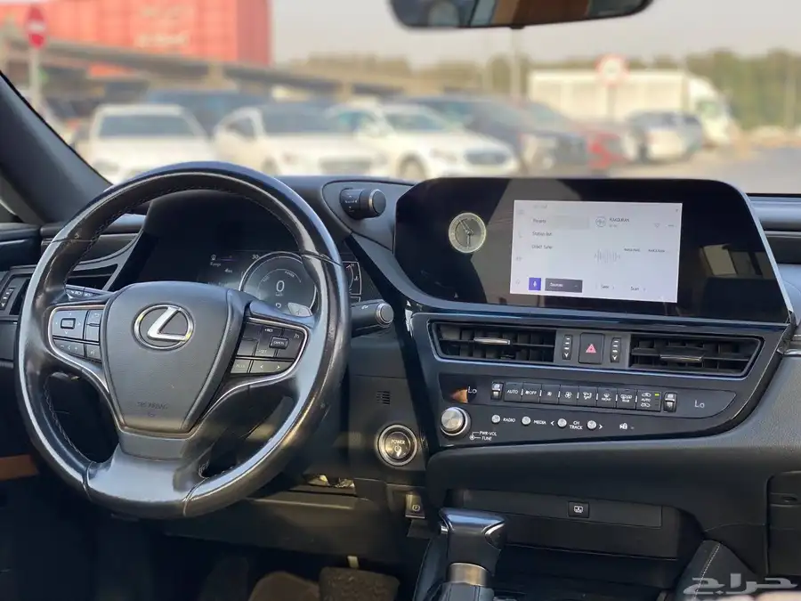 لكزس 300 هايبرد - 2023 - خليجي - متواجدة بالامارات 4