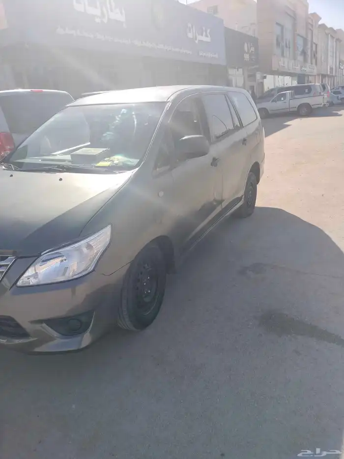 تويوتا أنوفه2012 2