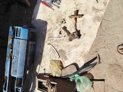 قطع داتسون مديل 85 غماره مرتبه وطبلون وقزازه خلفيه وجلدهامام 5
