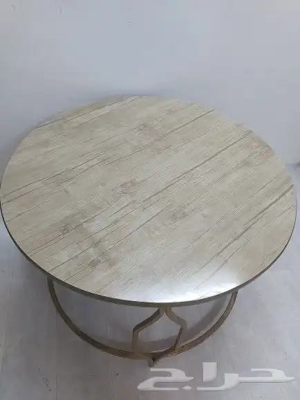 طاولة للبيع 2