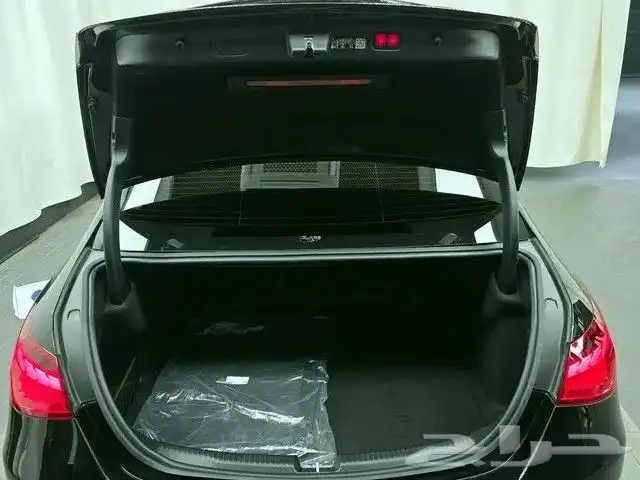 مرسيدس بنز C300 2024 17