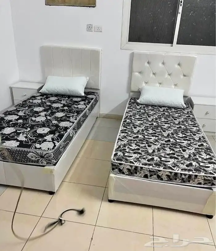 أسرة ومراتب ودولاب وتسريحات وأثاث غرفة نوم كامل 9