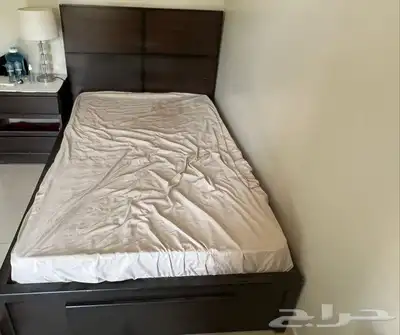 للبيع طقم هيكل سرير طاولة تلفزيون طاولة جانبية مع درج مفقود 2