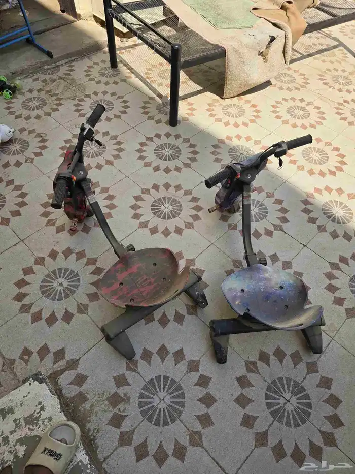 سكوترت 2 واحد يحتاج كفر والثاني بطاريه نظيفه جدا 0