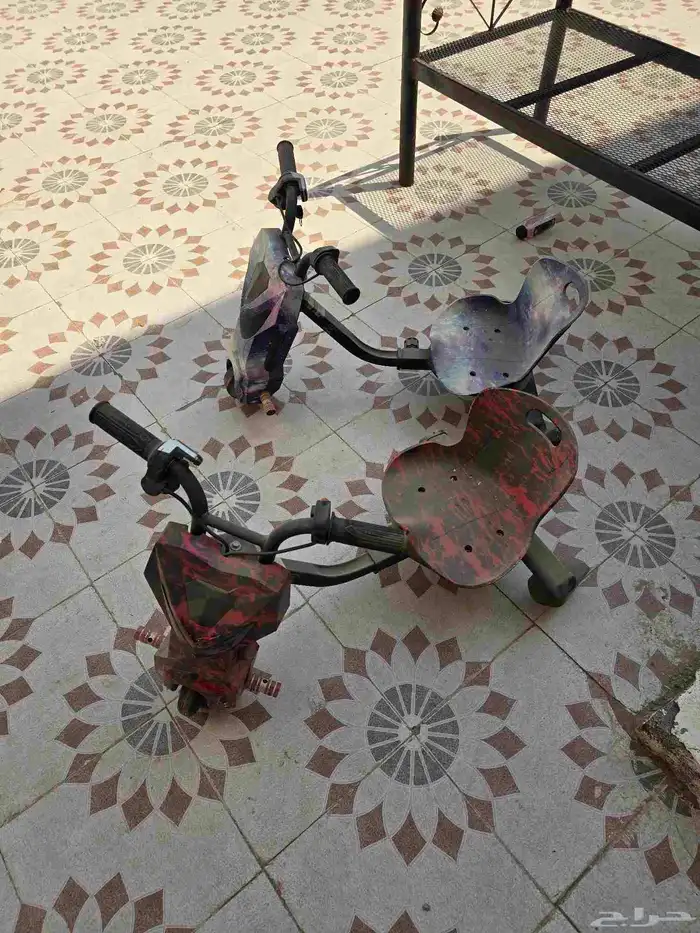 سكوترت 2 واحد يحتاج كفر والثاني بطاريه نظيفه جدا 2