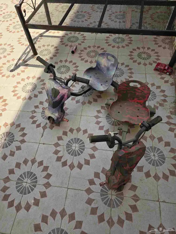 سكوترت 2 واحد يحتاج كفر والثاني بطاريه نظيفه جدا 3