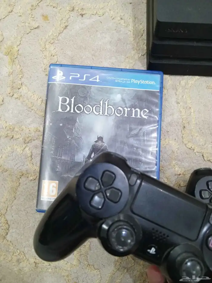 سوني فور برو مع يدين وشريط وقاعدة شحن 1