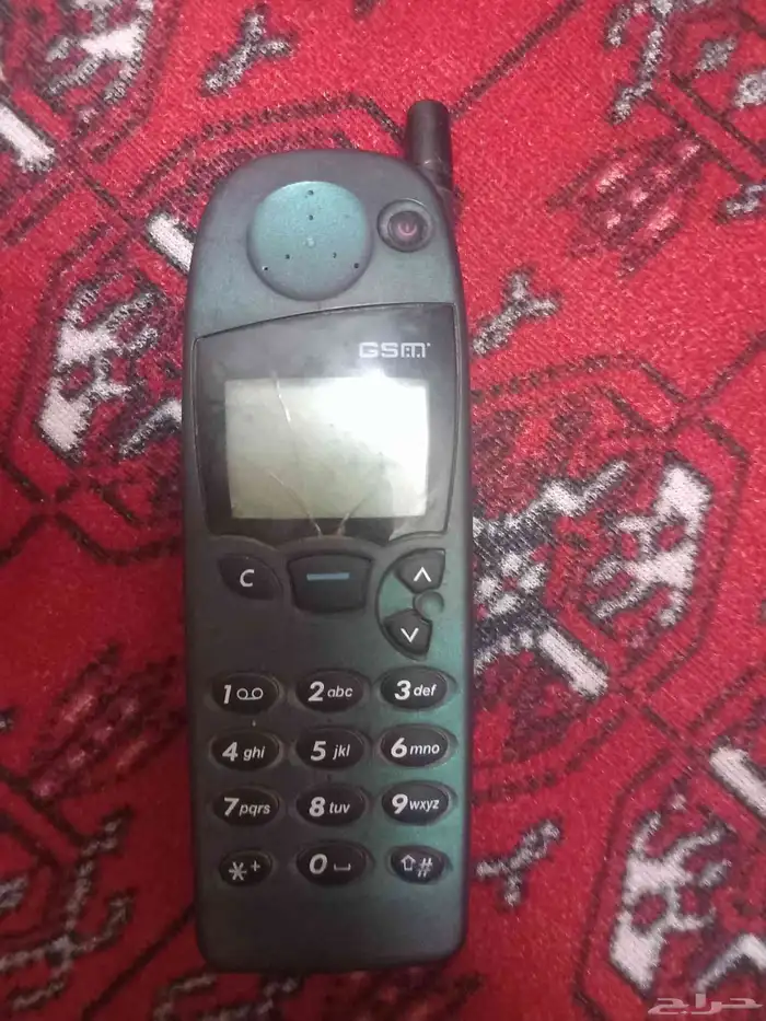 جوال NOKIA عمر الجوال 35 عام 1995 عال السوم 0