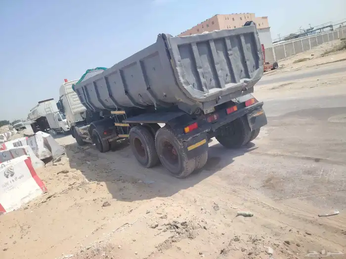 للبيع صندوق قلاب 18متر 2