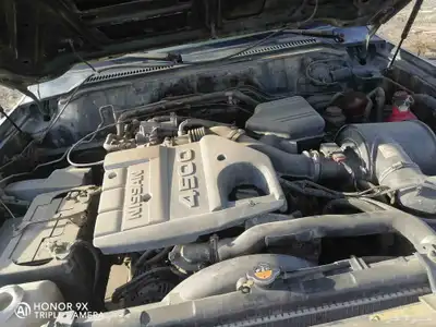 نيسان باترول موديل 99 تشليح قطع غيار فقط 3