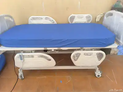 سرير طبي كهربائي معا مرتبه 10 حركات 4