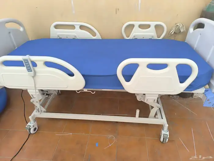 سريرطبي كهربائي معا مرتبه 10حركات 4