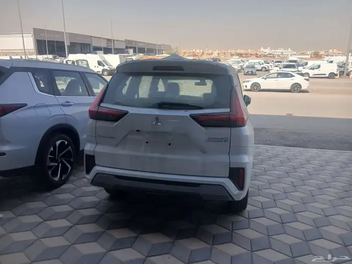 ميتسوبيشي. اكسباندر. 2025 4