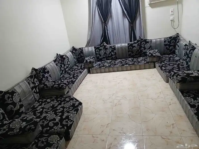 كنب عربي أو مجلس عربي نظيف مستعجل 1