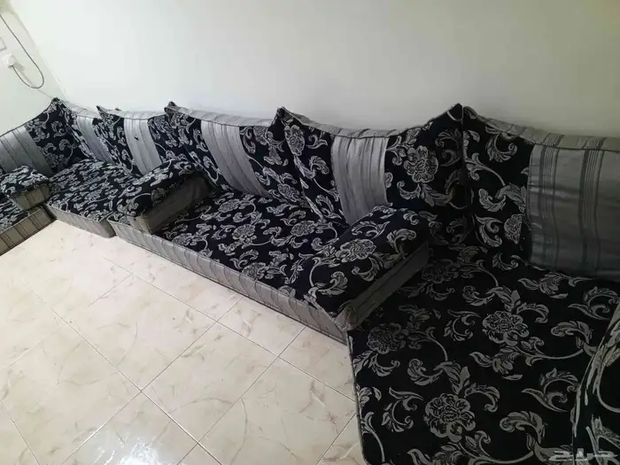 كنب عربي أو مجلس عربي نظيف مستعجل 0