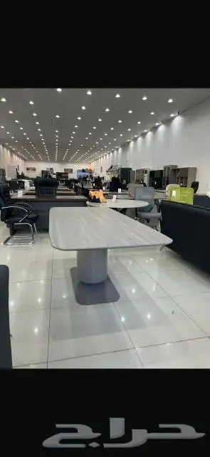 طاولات إجتماعات ذات جودة عالية يوجد توصيل وتركيب 15