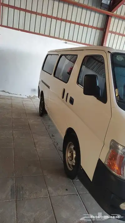 البيع باص نيسان 2008. 1