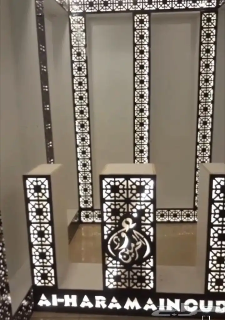 نجار ديكورات محل عطورات 0