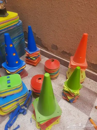 أغراض سباحه وكره قدم للبيع 3