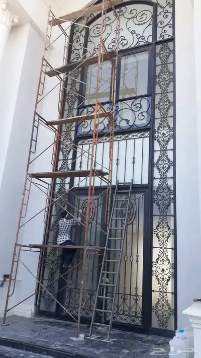 دهان حديد معلم سوري 0