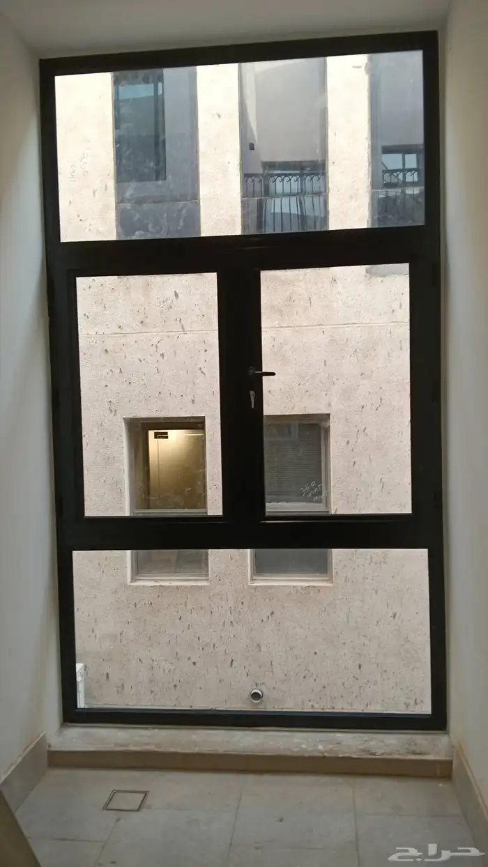 فني المنيوم وزجاج 8