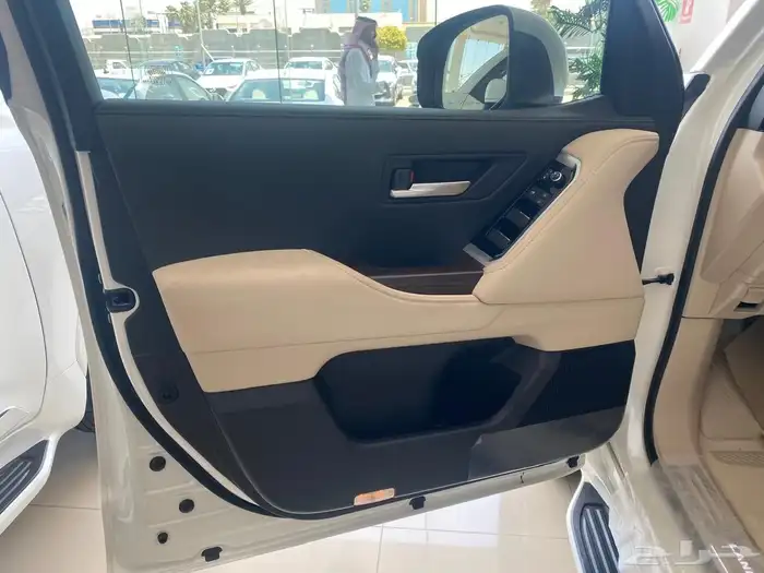 تويوتا لاندكروز ديزل GXR4 ممشى زيرو 2024 13