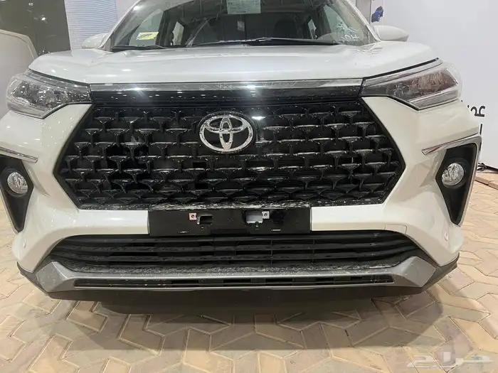 تويوتا فيلوز GLX 2025 كاش وتقسيط 5