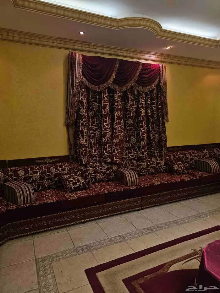 مجلس كنب متصل خشب ممتاز مقاس7 6 مع ستارتين 1
