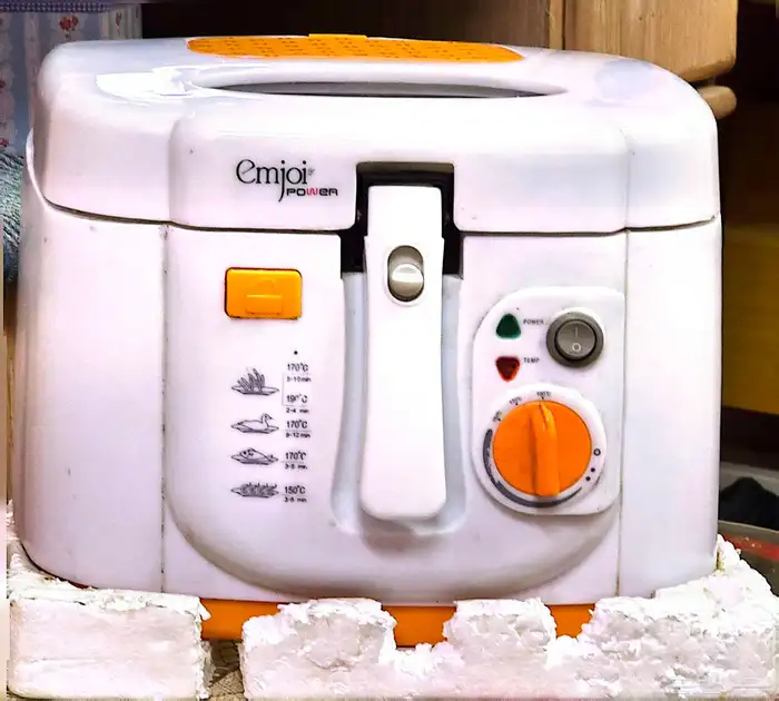 قلاي emjoy استعمال خفيف ونضيف وحاله الاستخدام ممتاز 2 5لتر 0