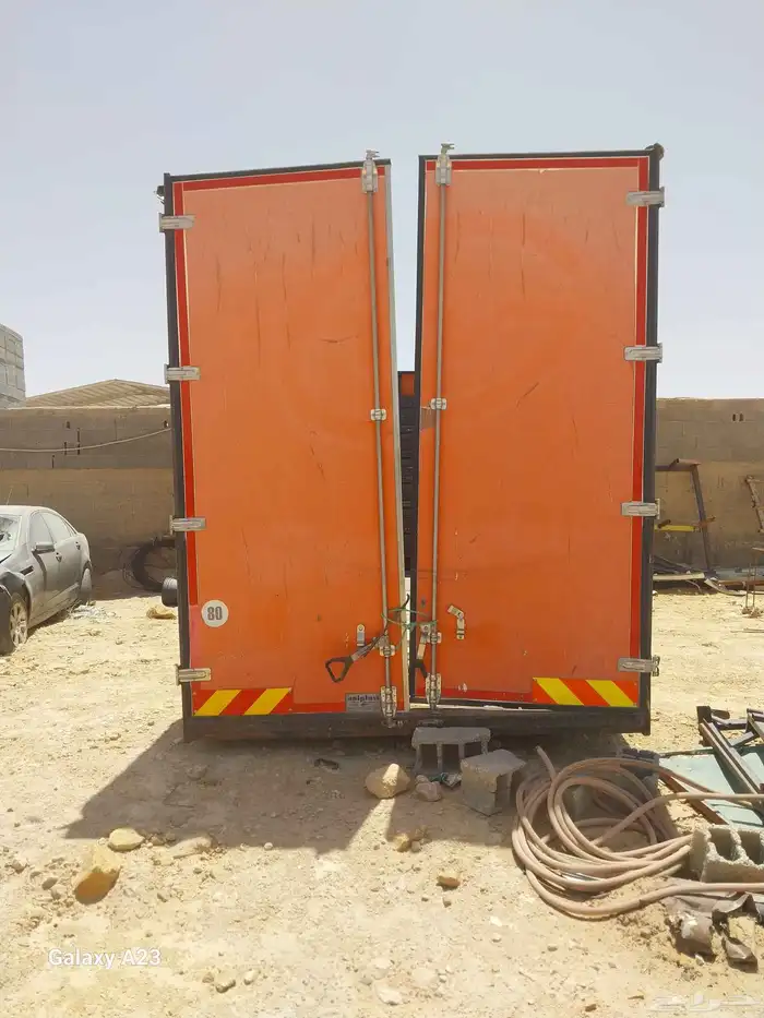 أغراض للبيع مصنع ثلج محطة تحليه وسيارات 2