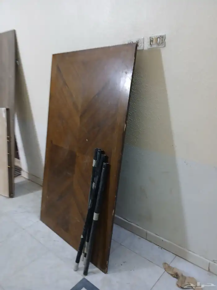 سرير نفر ونص بدون مرتبه   طاوله 4