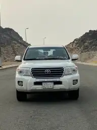 جيب لاندكروزر مخزن 0