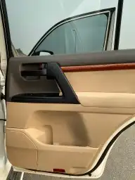 جيب لاندكروزر مخزن 10