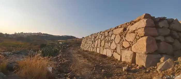 معلم حجر طبيعي كبيرحق بكلين وحجرسغيرورباريب ممرات وترحيلدفان 1