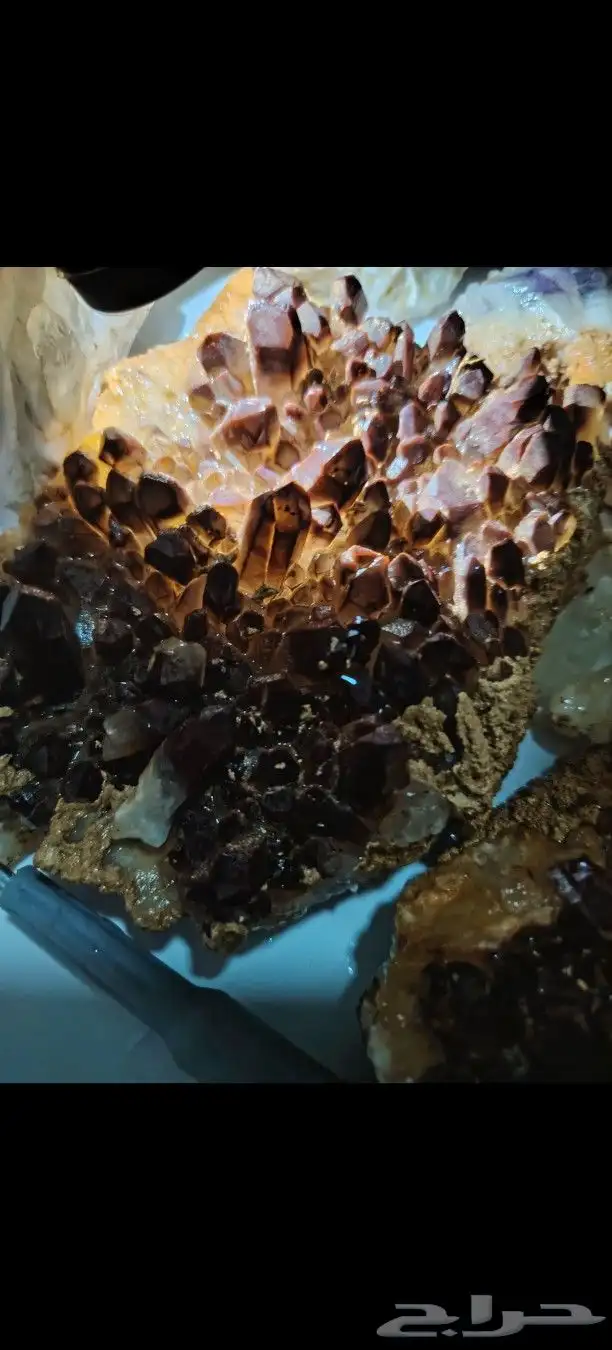 من اندر انواع الحيود الحاملة للاحجار الكريمة من نجد العذية 2