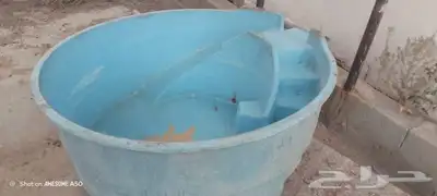 حوض ماء مسبح 0