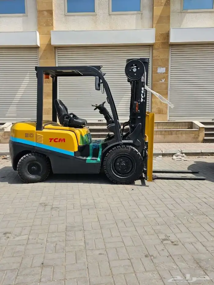 فوركلفت للايجار 1