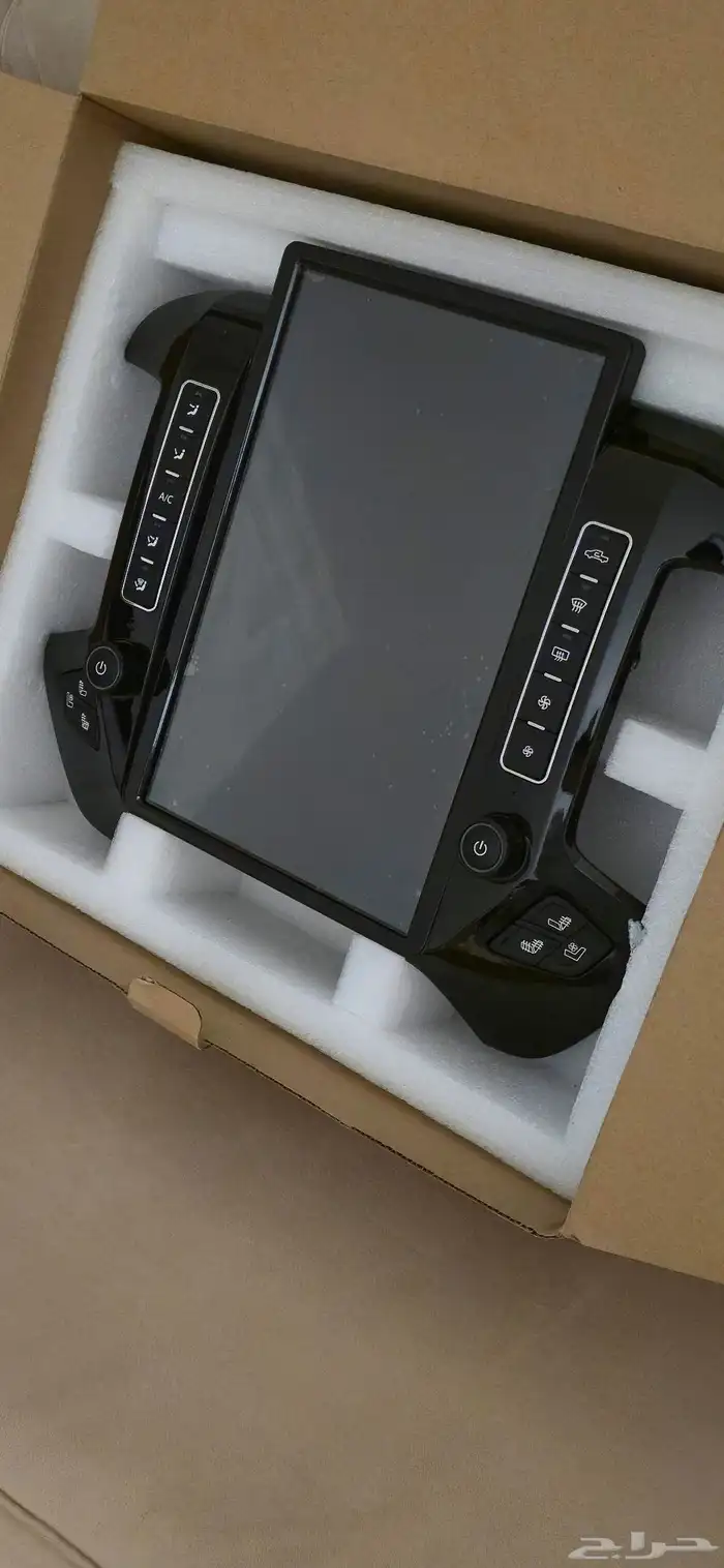 شاشة تسلا بنظام اندرويد مستعملة نظيفة جميع اغراضها موجودة 4