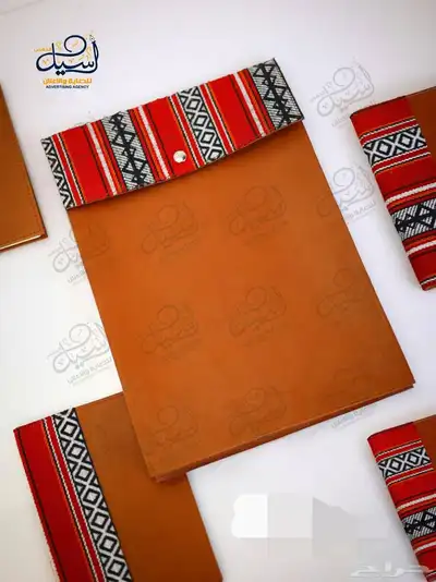 تفصيل علب جلد وفولدر وعلب هرد كفى هدايا موظفين فاخرة وشهادات 44