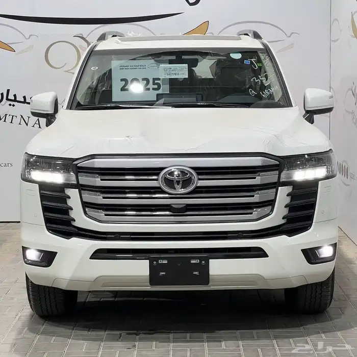 نوع السيارة  تويوتا لاندكروزر GXR رقم 2 الموديل  2025 حالة ا 0